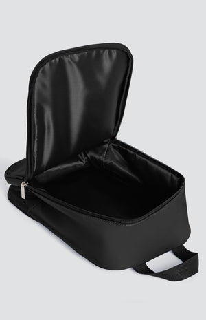 100% Nylon Shoe Bag with Handle, with zippered opening, Tail logo on front.